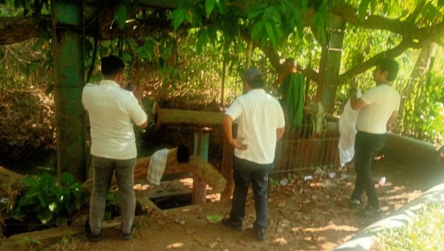 Klik untuk memperbesar gambar Kunjungan dari Balai dan Teknisi Pompa Grundfos di Sumber Payung, Ketapang Timur